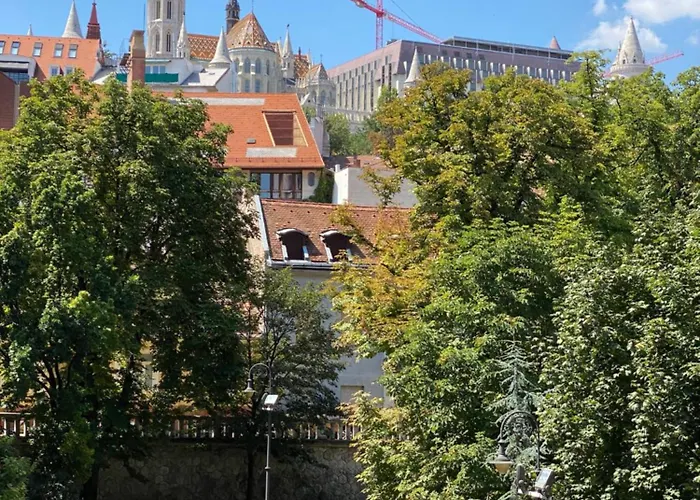 At The Castle Apartament *